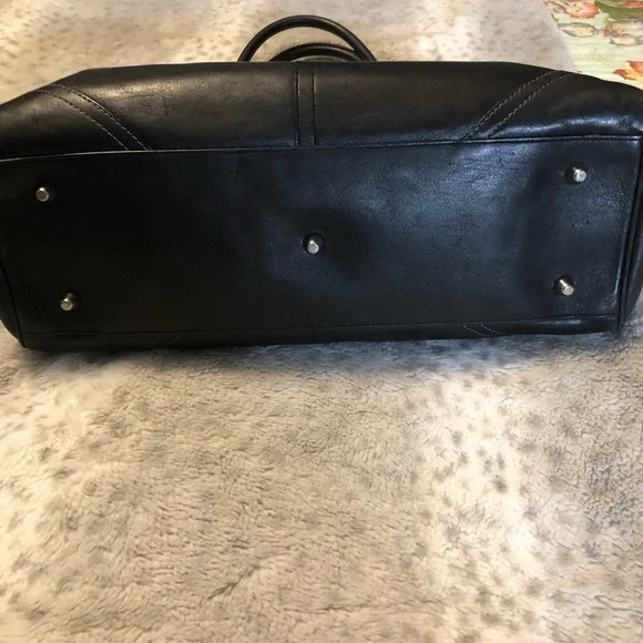 Lg Coach Satchel Pet & Smoke Free - Picture 4 of 13